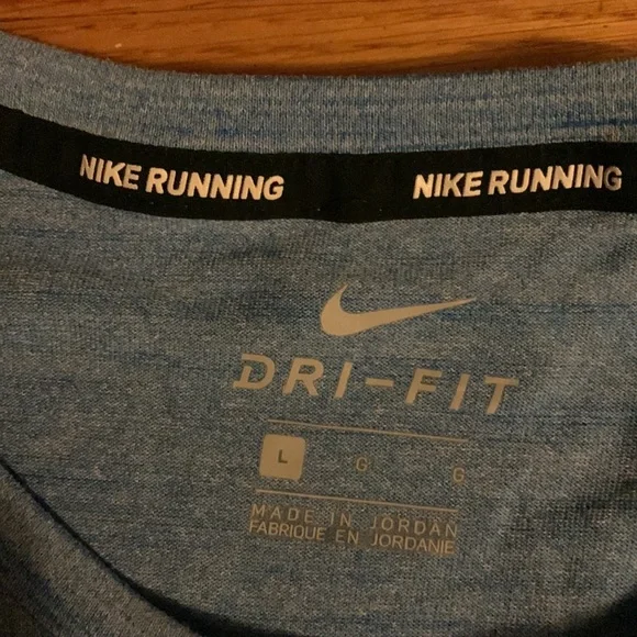 Nike running t-shirt - Picture 3 of 4